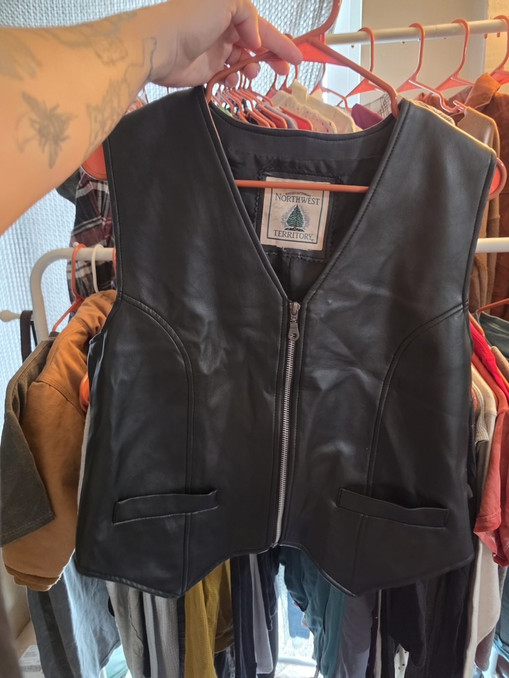 Northwest Territory Black Leather Zip-Front Women's Vest